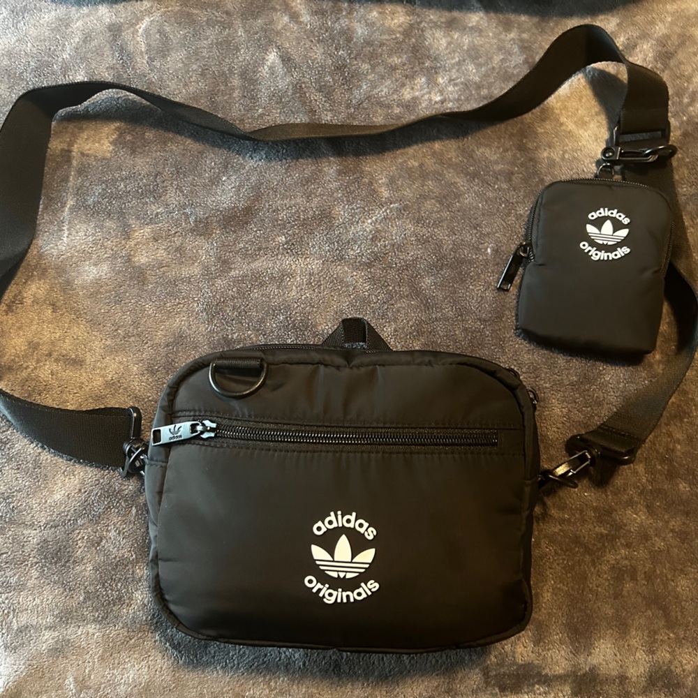 EUC ADIDAS CROSSBODY